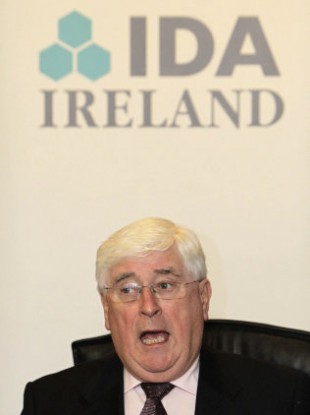 Enterprise Minister Batt O'Keefe briefs the media at IDA headquarters, Dublin. Tuesday January 4, 2011.