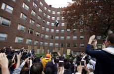 VIDEO: US university students throw a piano off a roof