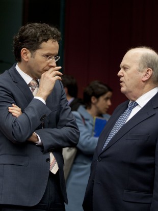 Michael Noonan speaks with Dutch finance minister Jeroen Dijsselbloem at the meeting in Brussels last night