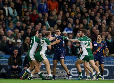 Colm Begley, Michael Shields and Zach Tuohy argue with Lindsay Thomas of Australia.